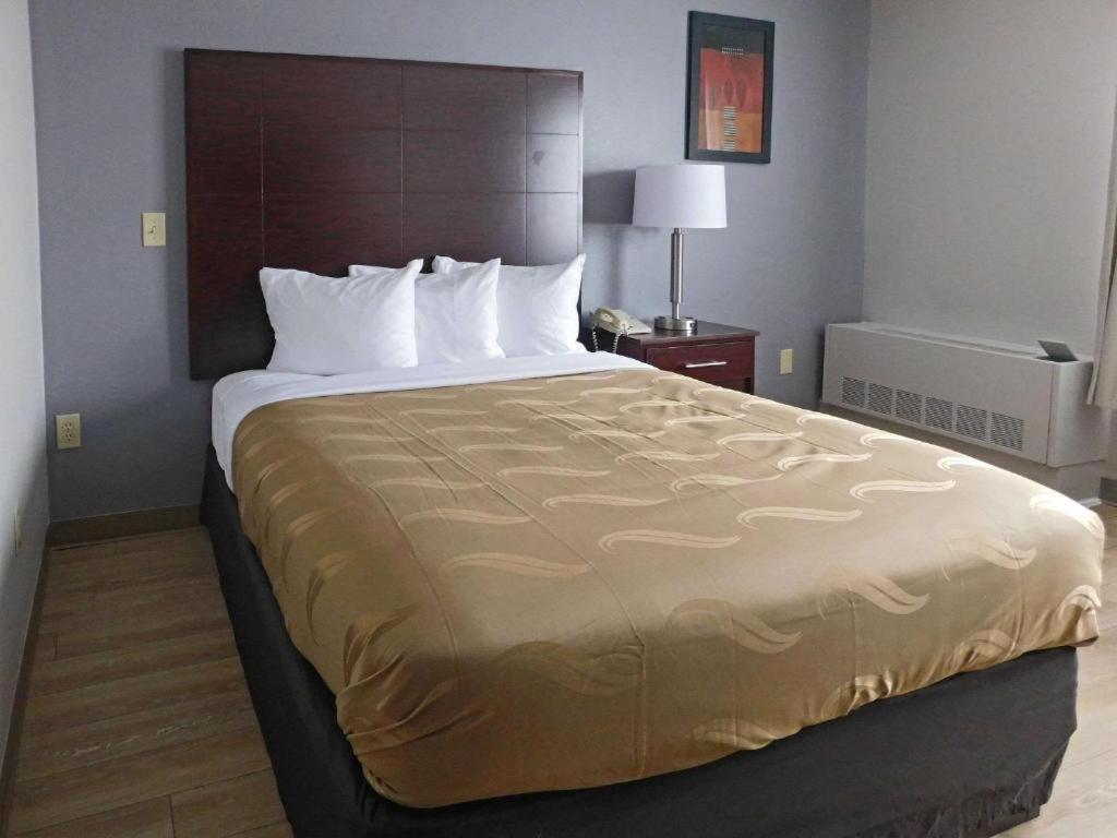 Quality Inn Colchester - Берлингтон Экстерьер фото